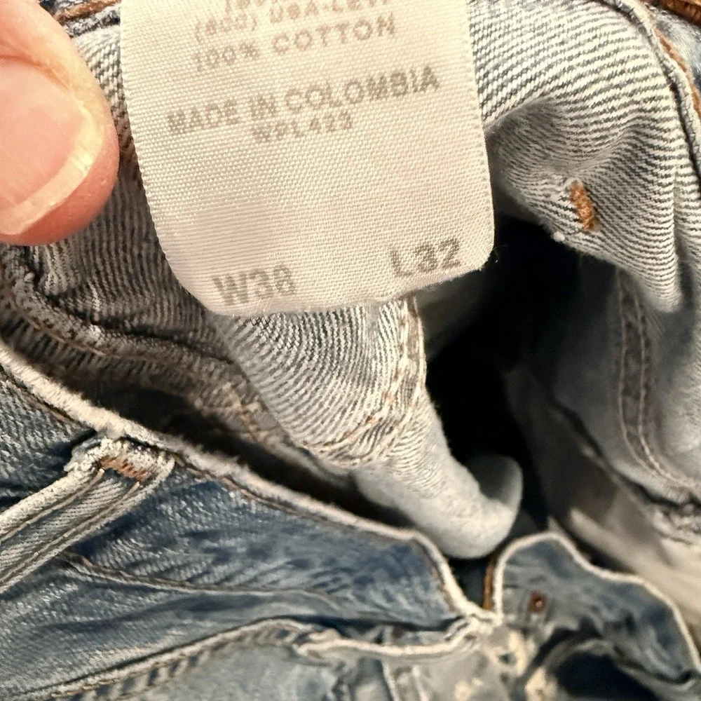 Vintage Levi's 501 Light Wash Jeans W38 L32 - Factory 589 (Colombia)